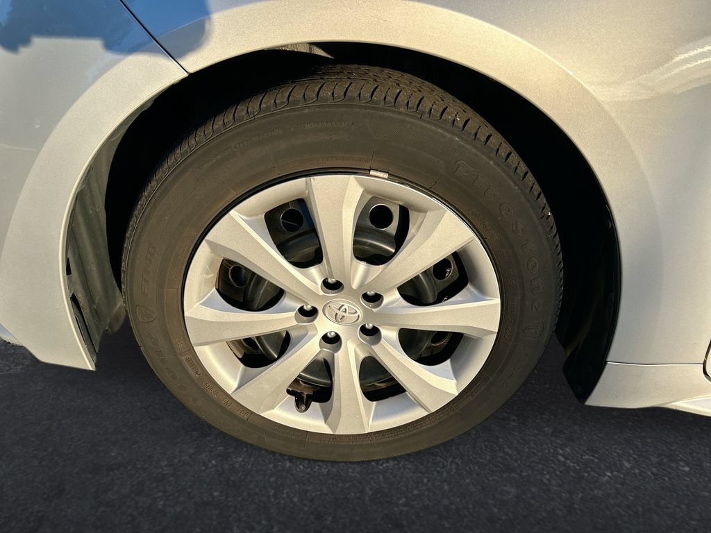 Used 2024 Toyota Corolla LE FWD image 10