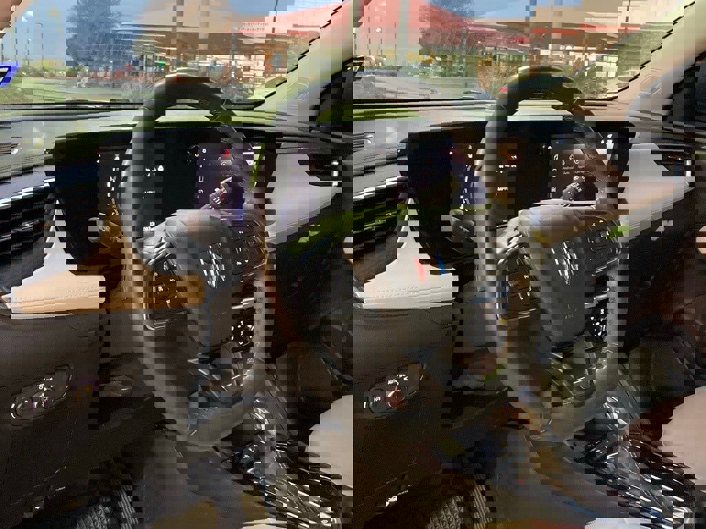 Used 2024 Buick Encore GX Sport Touring w/ Experience Buick Package image 9