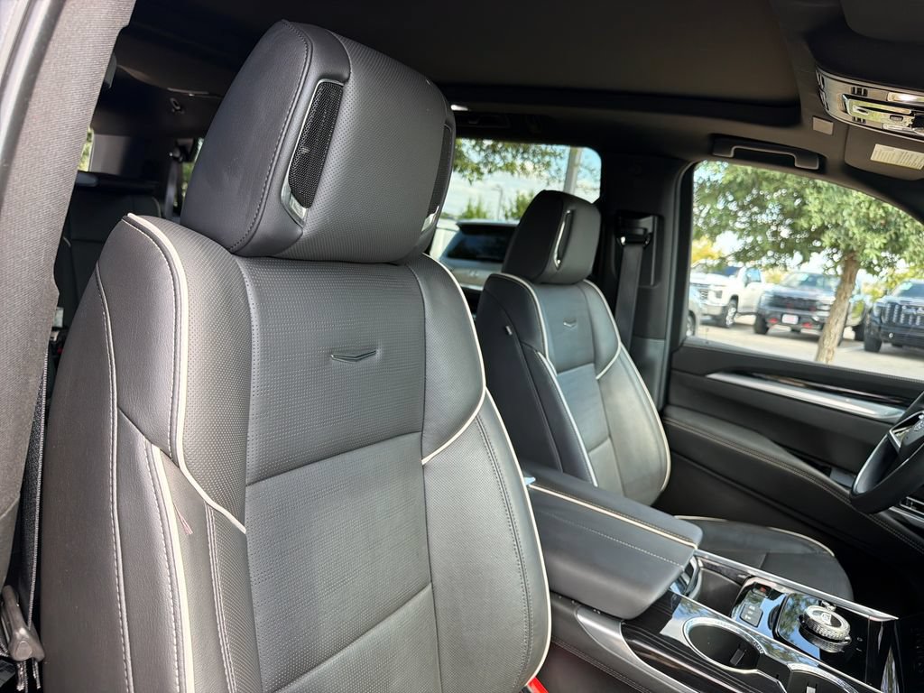 Certified 2025 Cadillac Escalade Sport w/ LPO, Floor Liner Package AWD/4WD image 42
