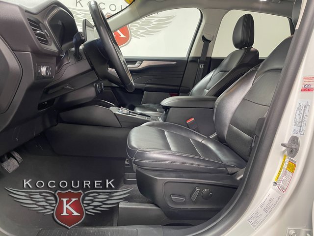 Used 2022 Ford Escape Titanium image 11