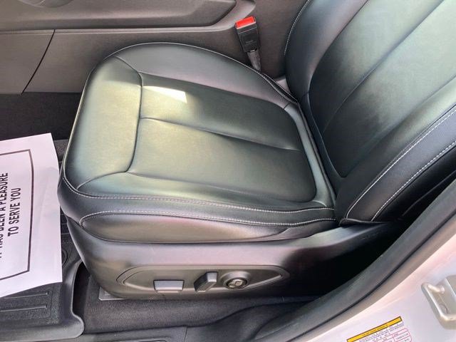 Certified 2024 Jeep Grand Cherokee Limited w/ Black Appearance Package AWD/4WD image 11