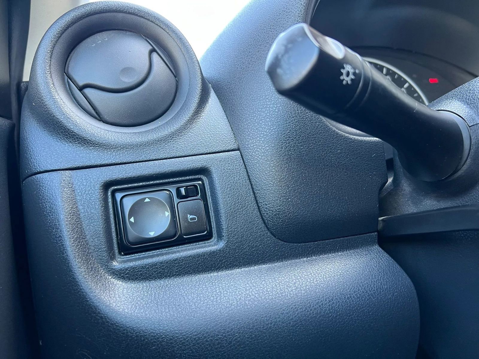 Used 2019 Nissan Versa S FWD image 22
