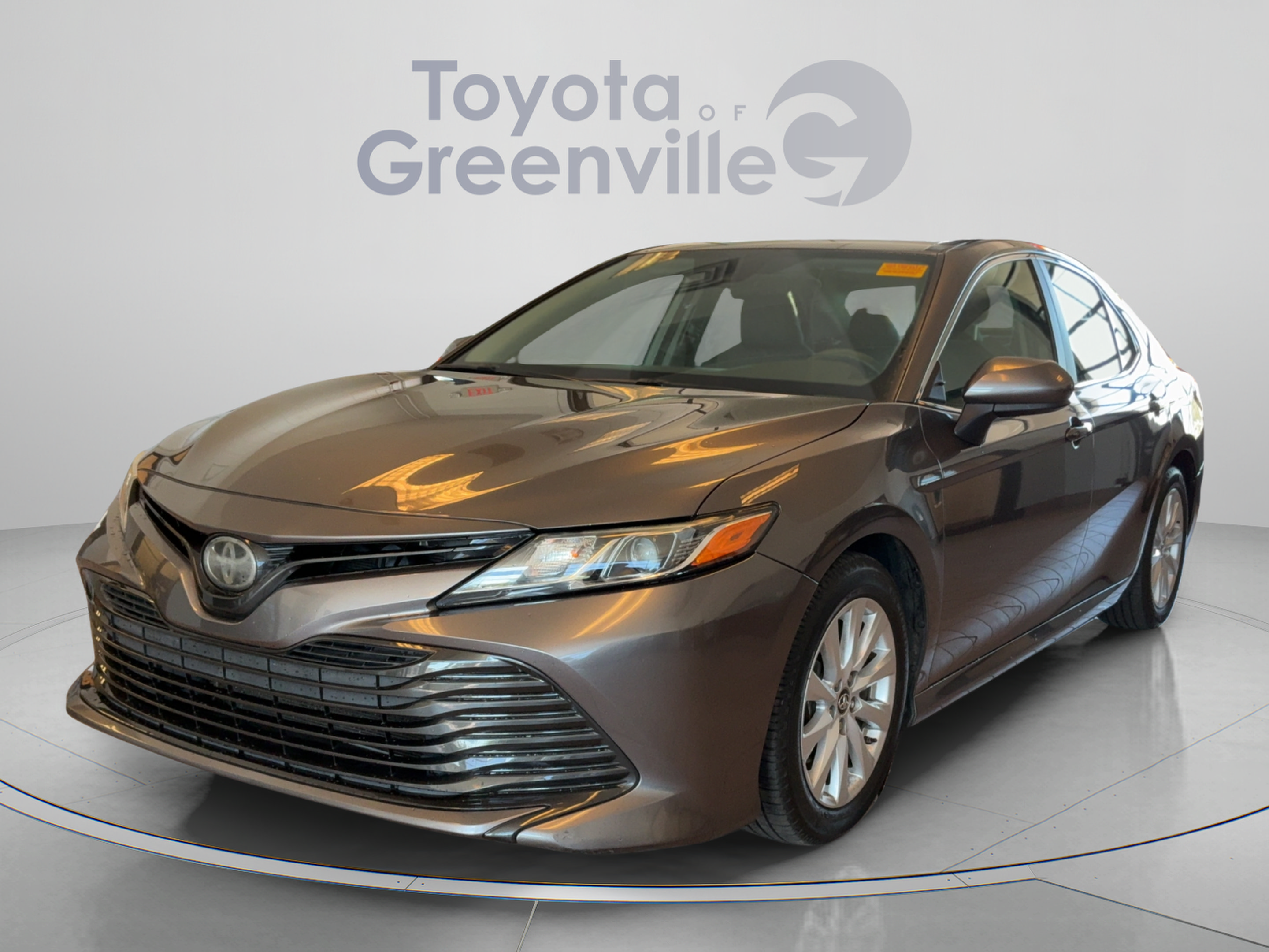 Used 2019 Toyota Camry LE FWD image 1