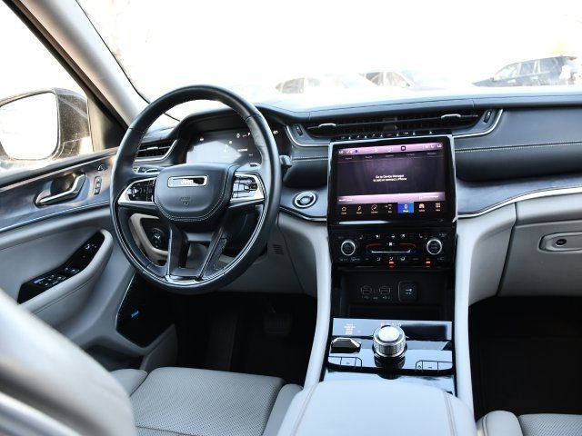 Used 2021 Jeep Grand Cherokee L Overland w/ Advanced Protech Group III image 21