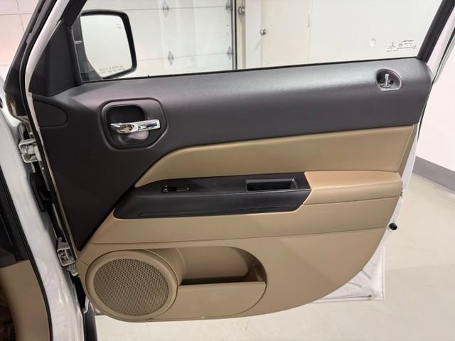 Used 2017 Jeep Patriot Latitude FWD image 20