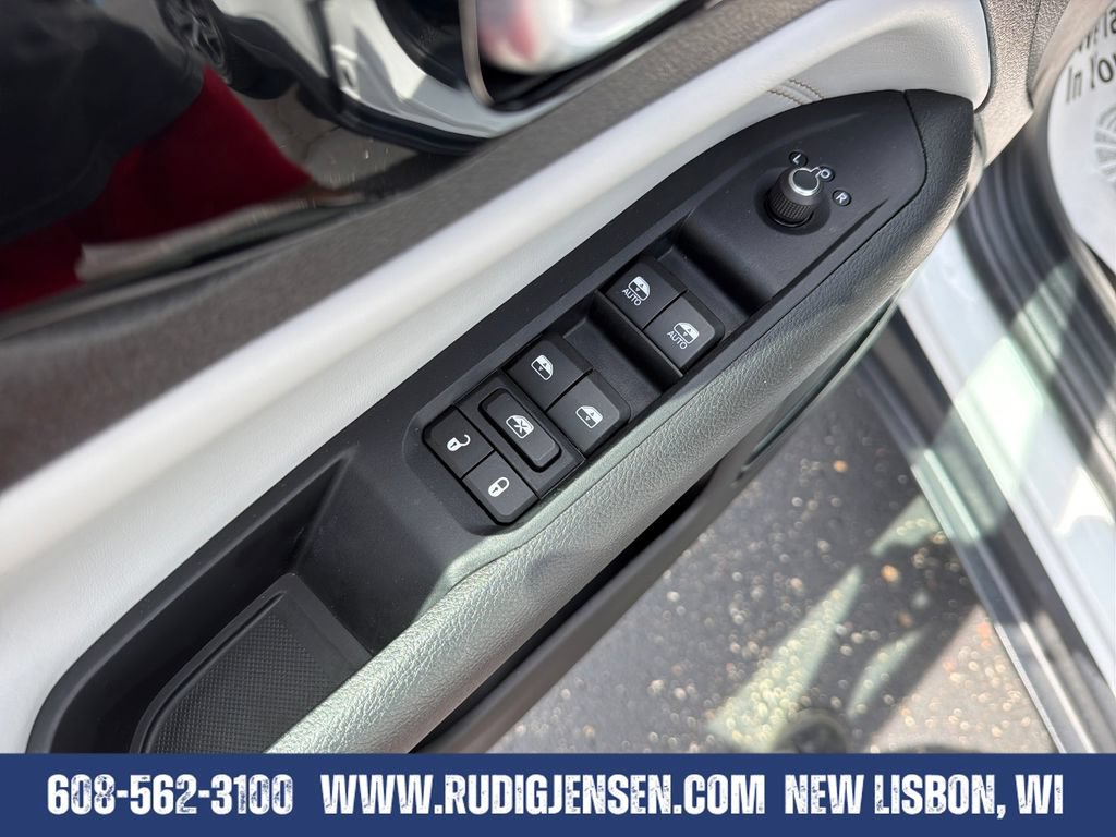 Used 2025 Jeep Compass Limited AWD/4WD image 11