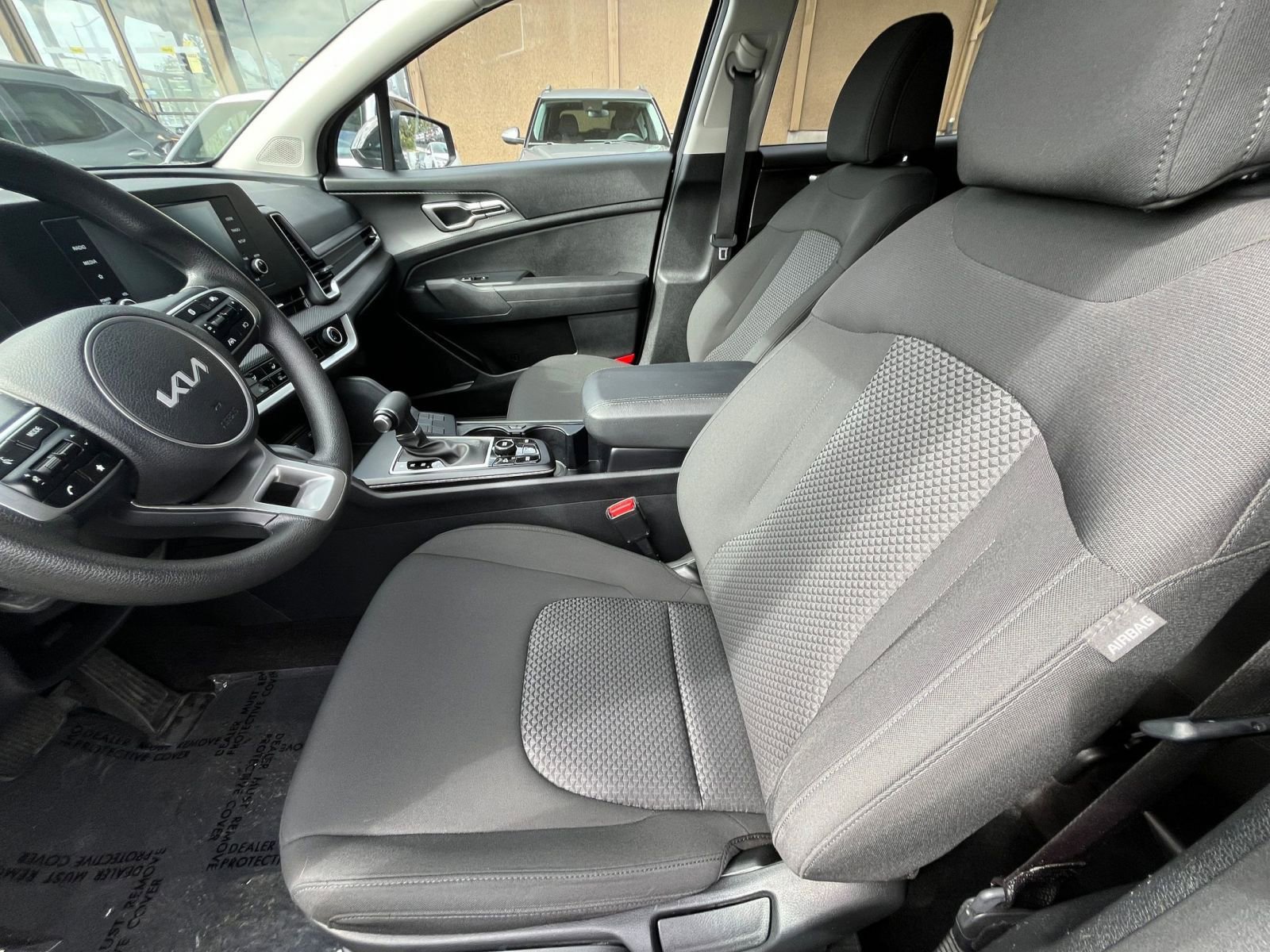 Used 2025 Kia Sportage LX FWD image 27