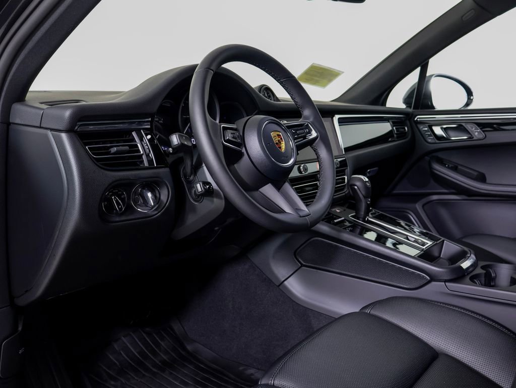 Certified 2026 Porsche Macan image 4