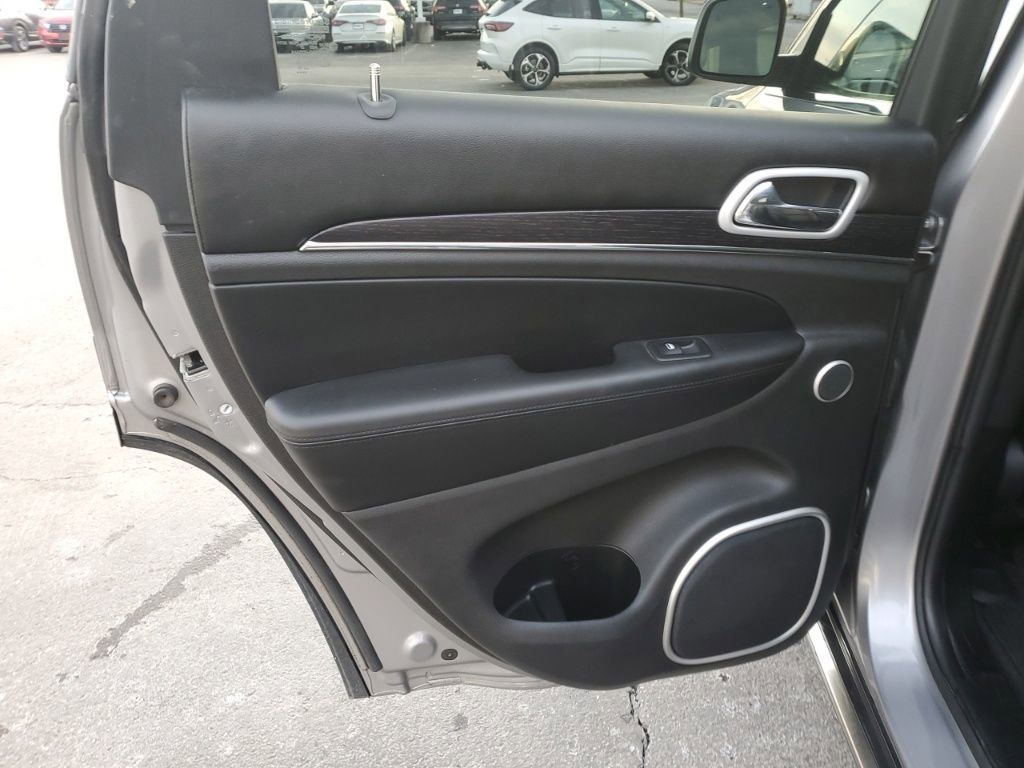 Used 2018 Jeep Grand Cherokee Summit image 27