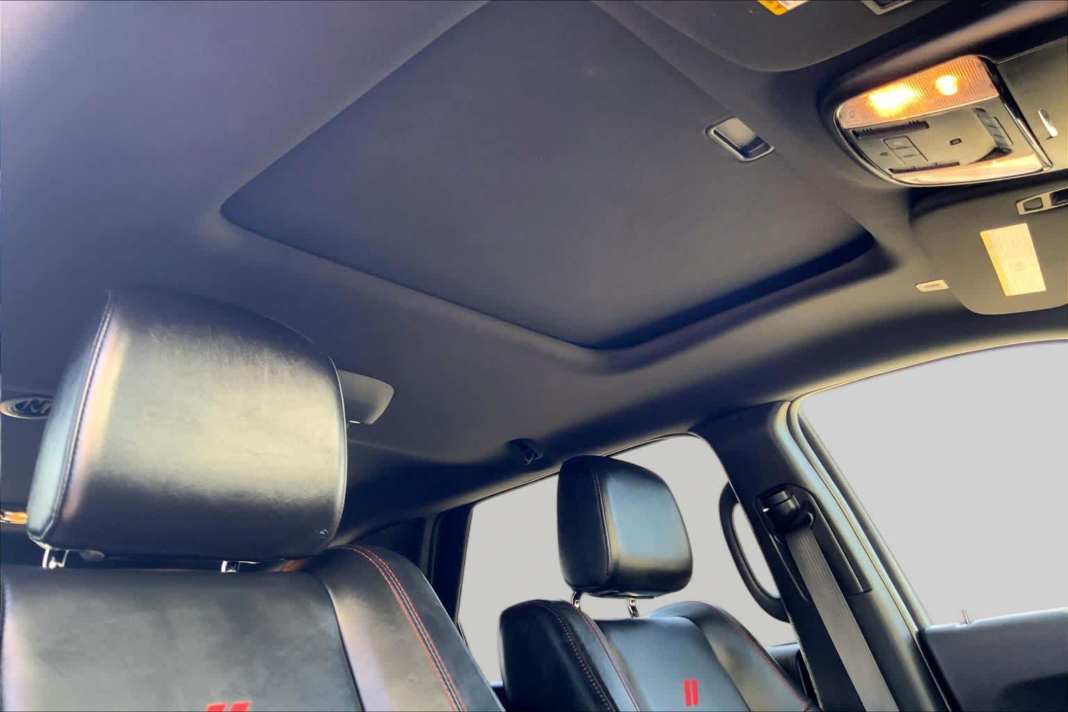 Used 2025 Dodge Durango GT AWD/4WD image 14