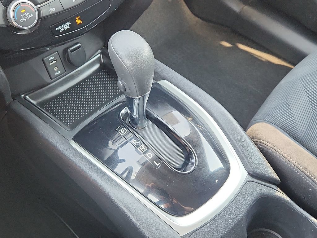 Used 2014 Nissan Rogue SV AWD/4WD image 22