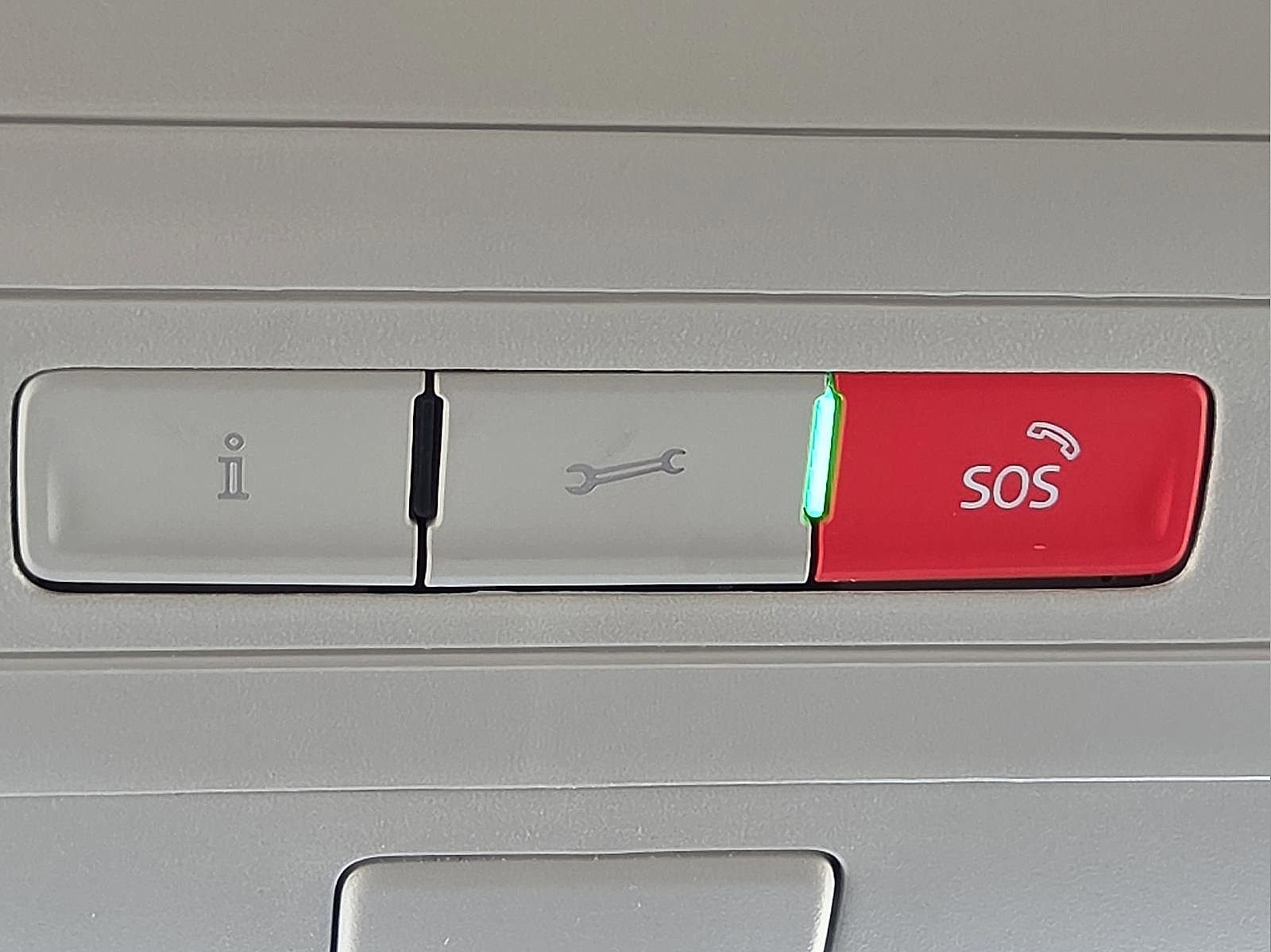 Used 2025 Volkswagen Taos SE image 21