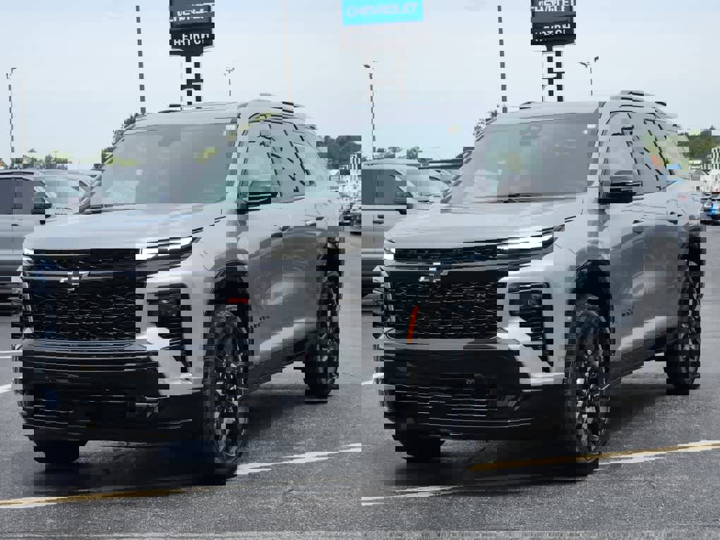 New 2026 Chevrolet Traverse RS w/ LPO, Floor Liner Package image 1