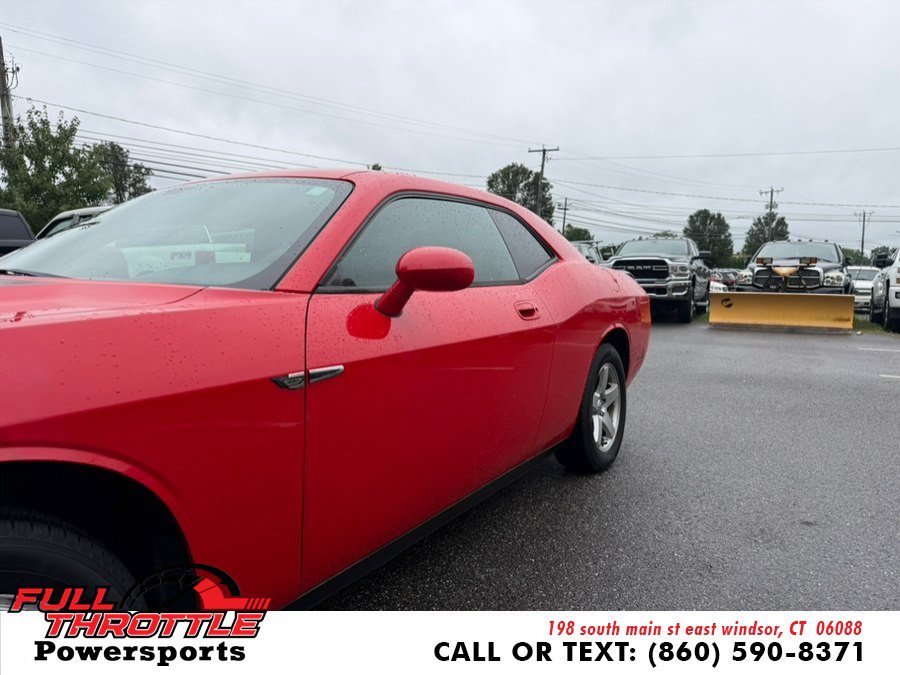 Used 2010 Dodge Challenger SE RWD image 6