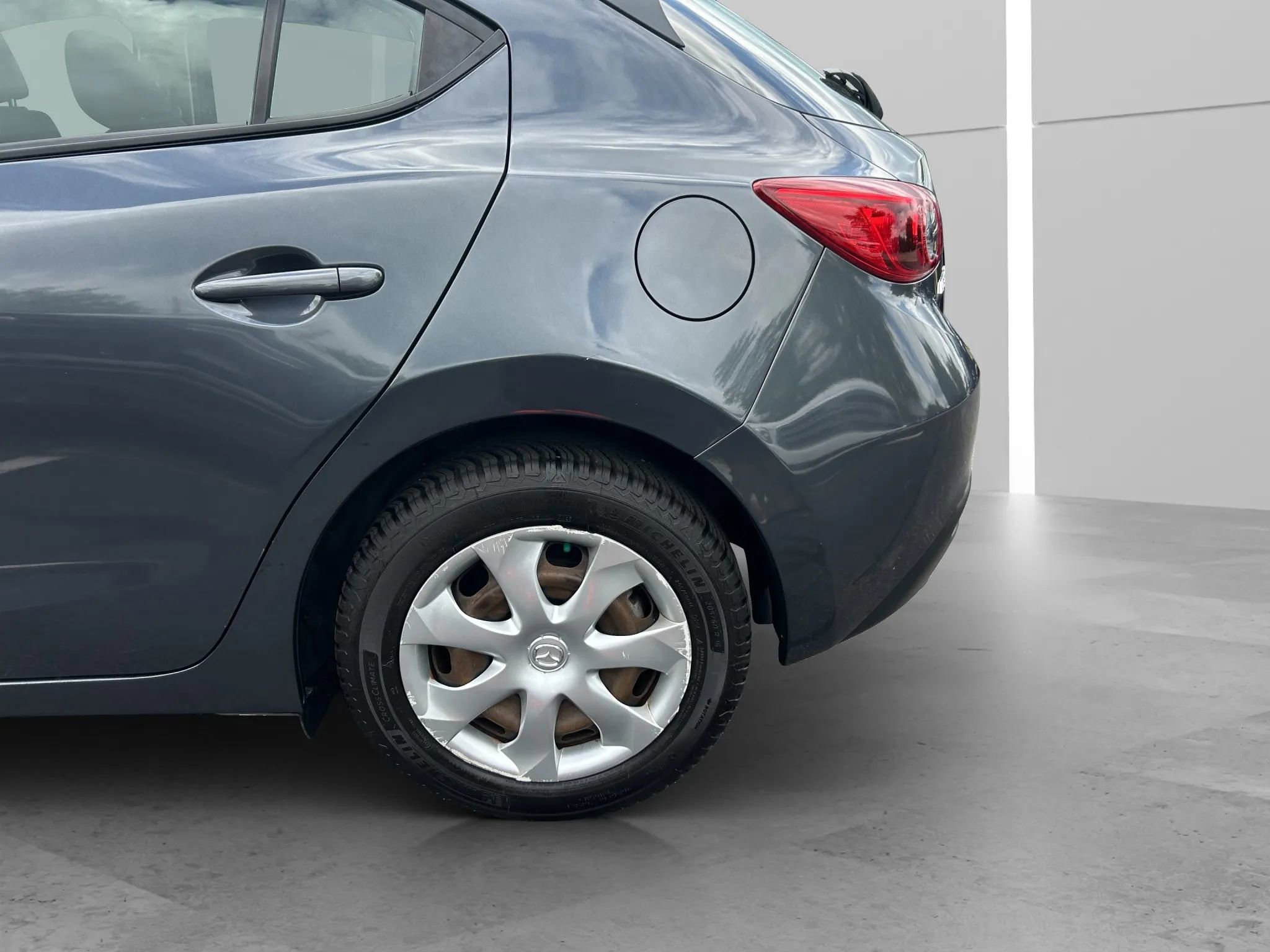 Used 2015 MAZDA MAZDA3 i Sport image 21