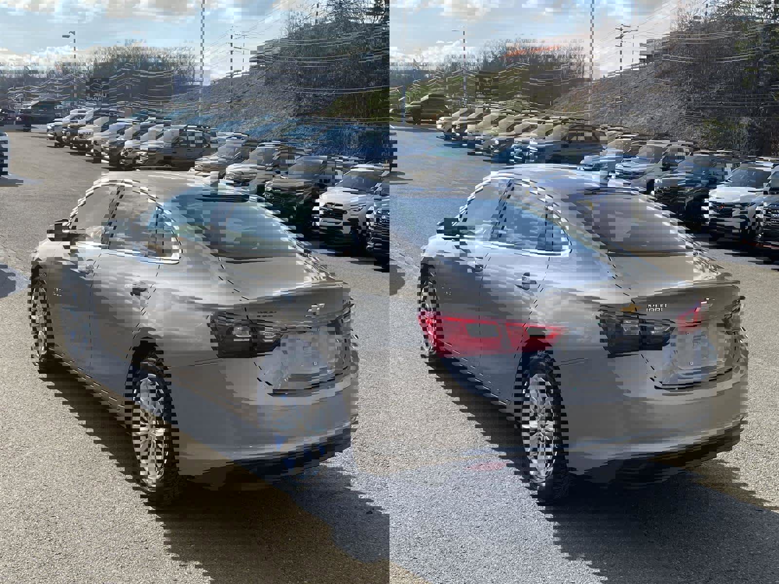 Used 2023 Chevrolet Malibu LT image 3