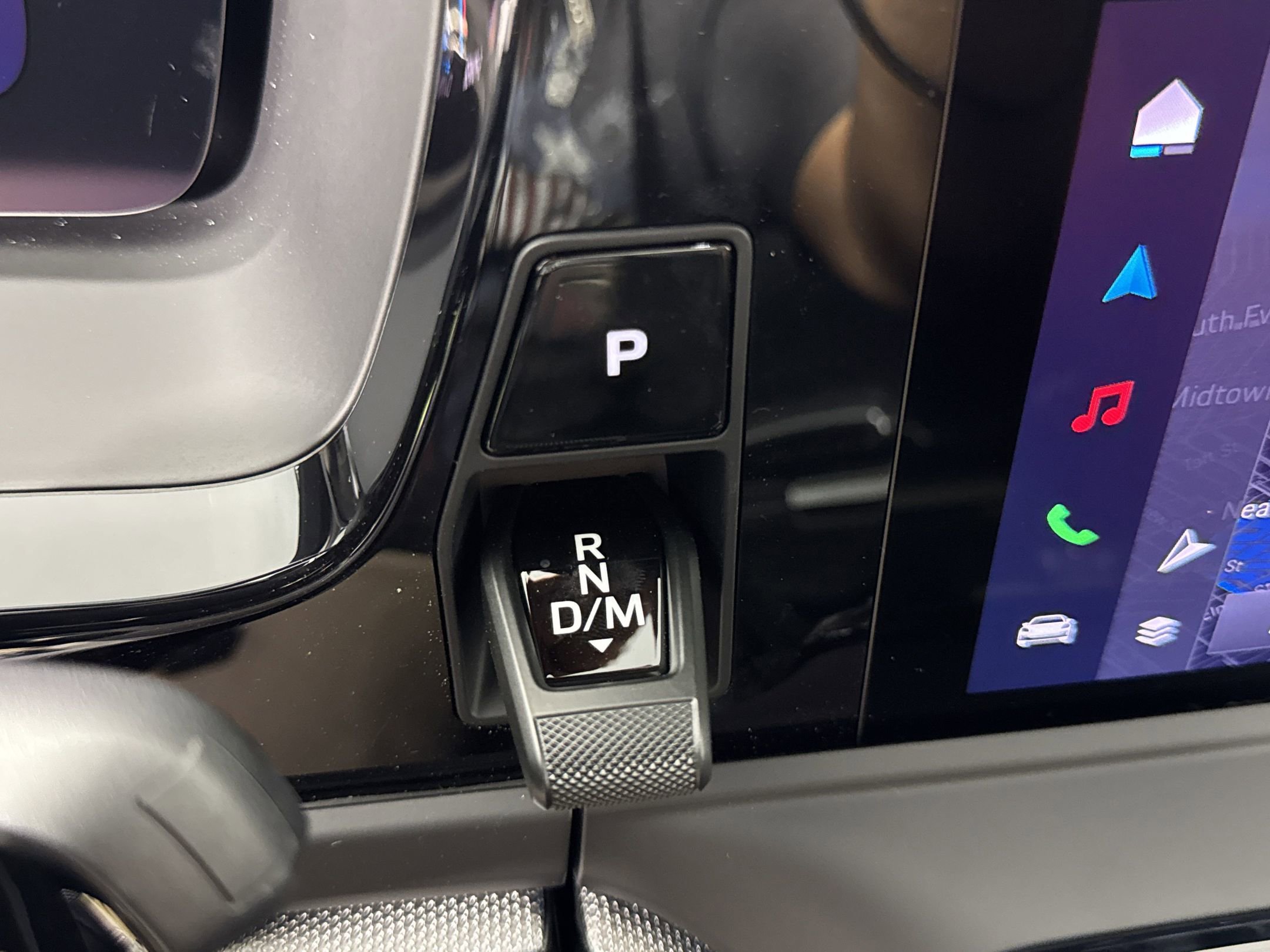 Used 2025 Porsche Panamera 4 image 18