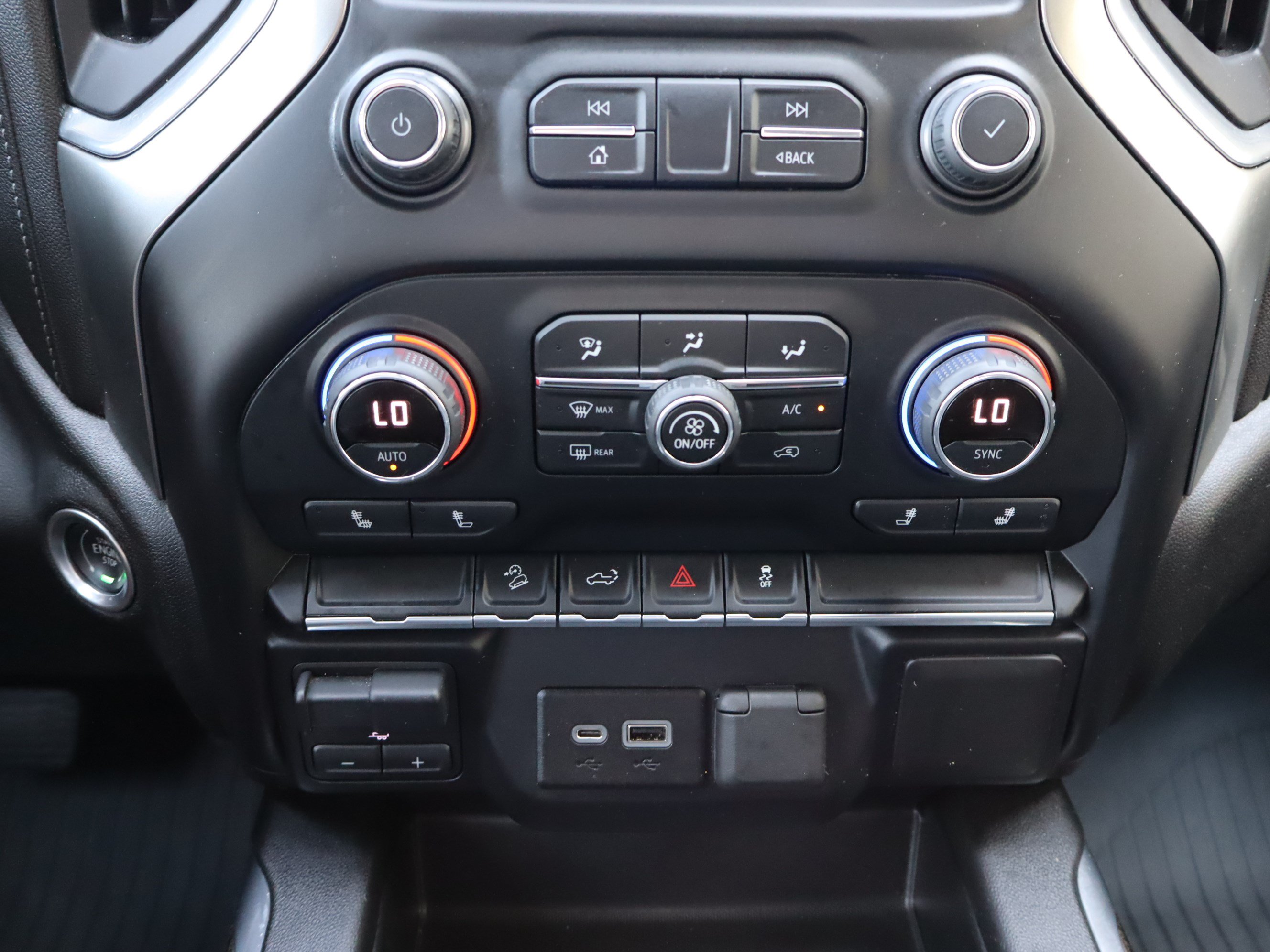 Used 2021 Chevrolet Silverado 1500 LT Trail Boss w/ Bed Protection Package AWD/4WD image 27
