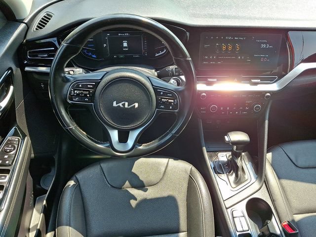Used 2022 Kia Niro Touring Special Edition FWD image 13