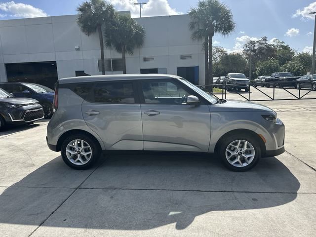 Used 2024 Kia Soul LX w/ Option Group 015 FWD image 31