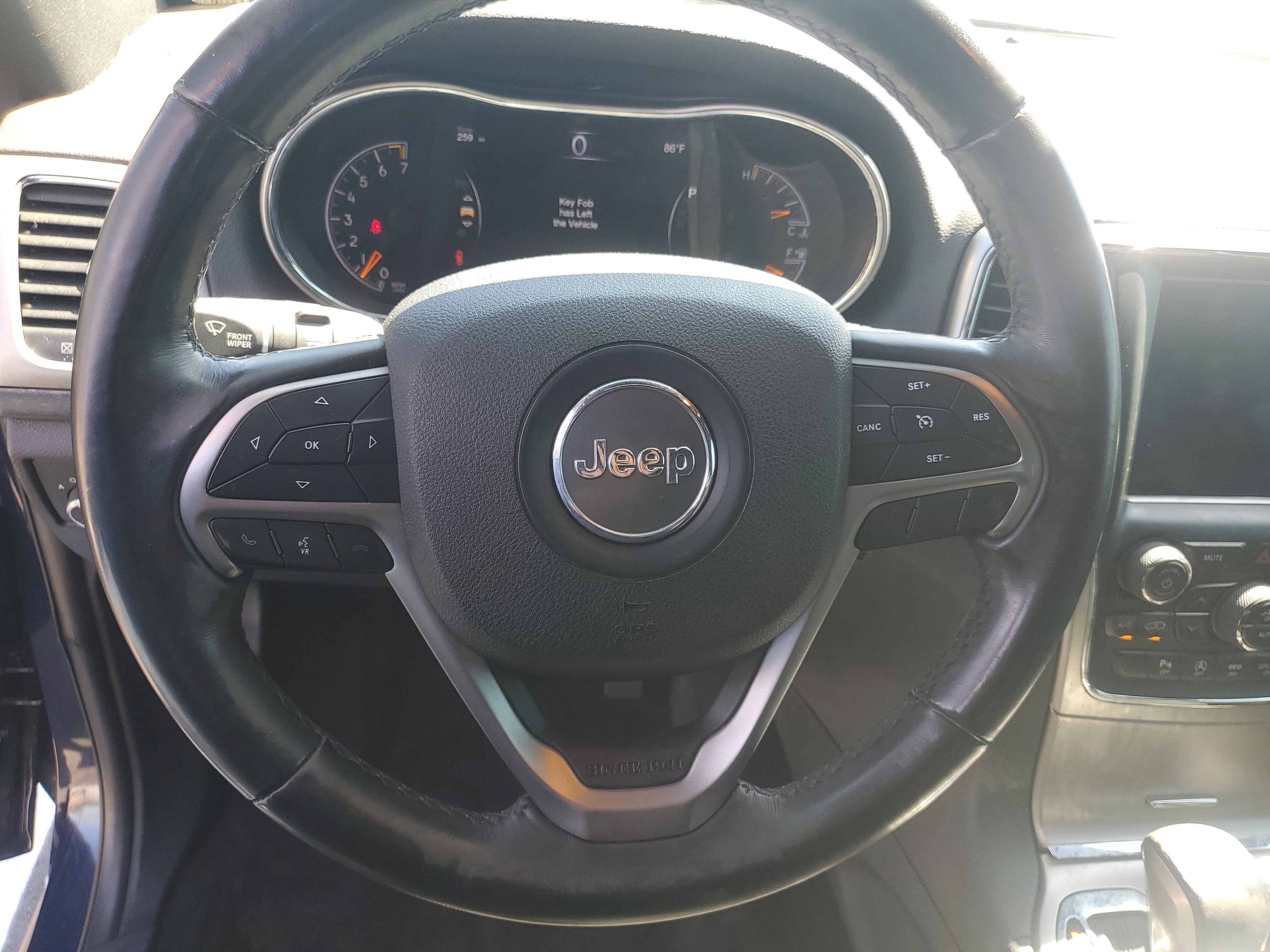 Used 2018 Jeep Grand Cherokee Laredo image 18