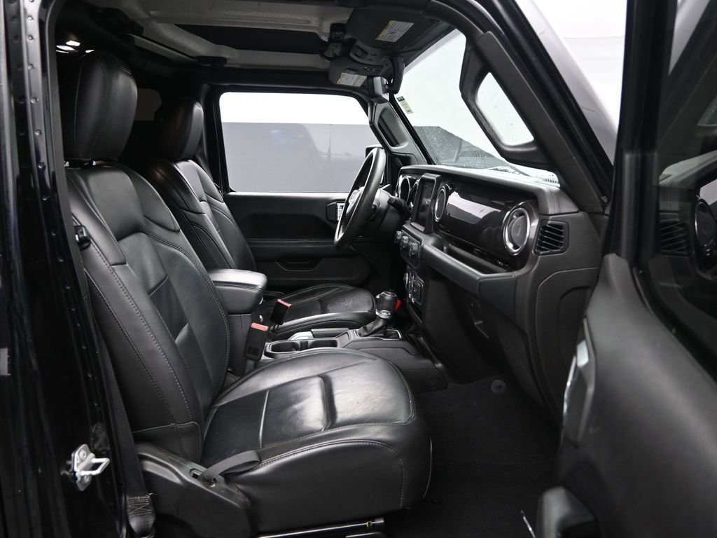 Used 2019 Jeep Wrangler Unlimited Sahara image 25