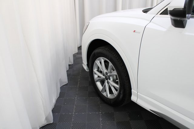 New 2025 Audi Q3 2.0T Premium image 27