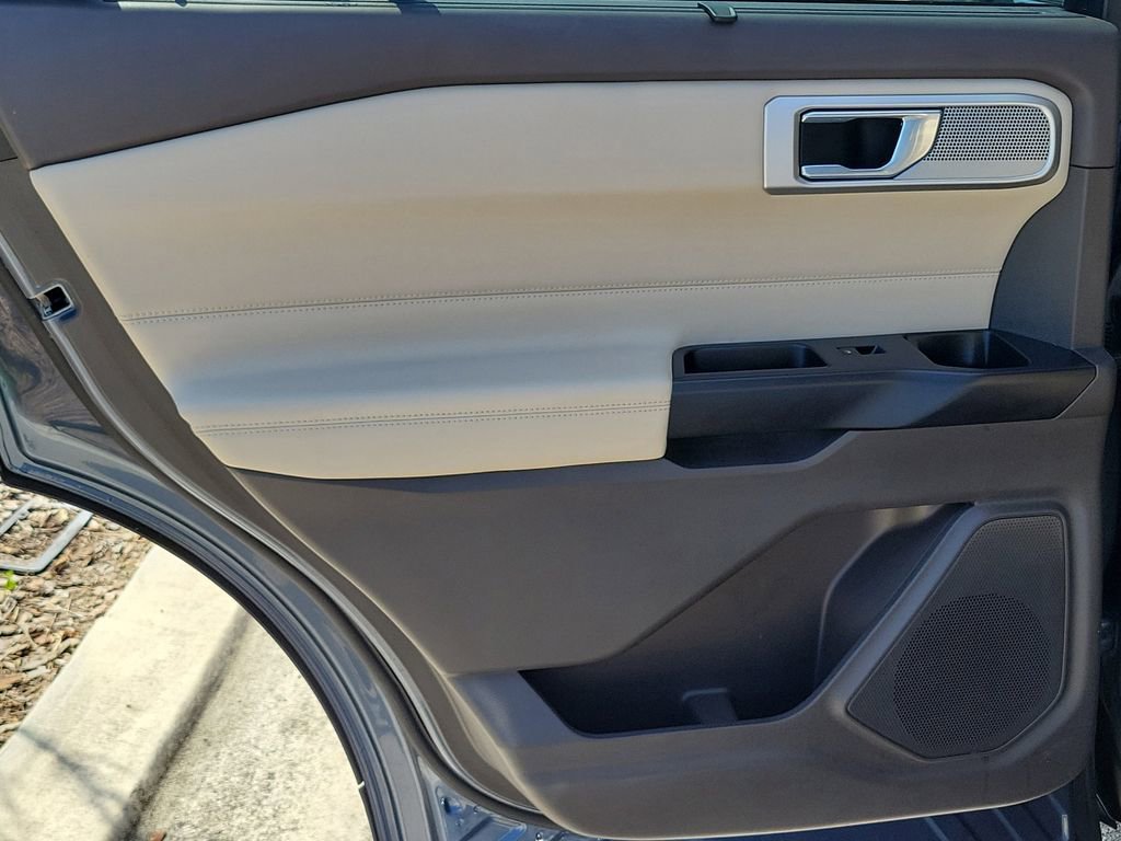 Used 2020 Ford Explorer Platinum image 23