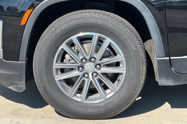 Used 2023 Chevrolet Traverse LT image 36