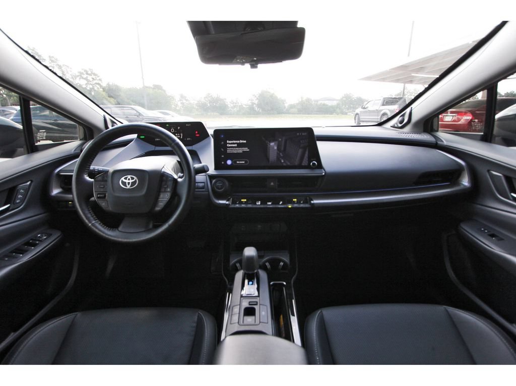 Used 2023 Toyota Prius FWD image 12