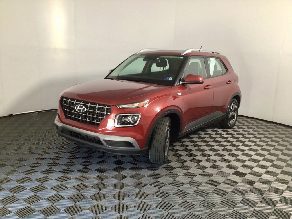 Used 2023 Hyundai Venue Limited w/ Cargo Package image 8