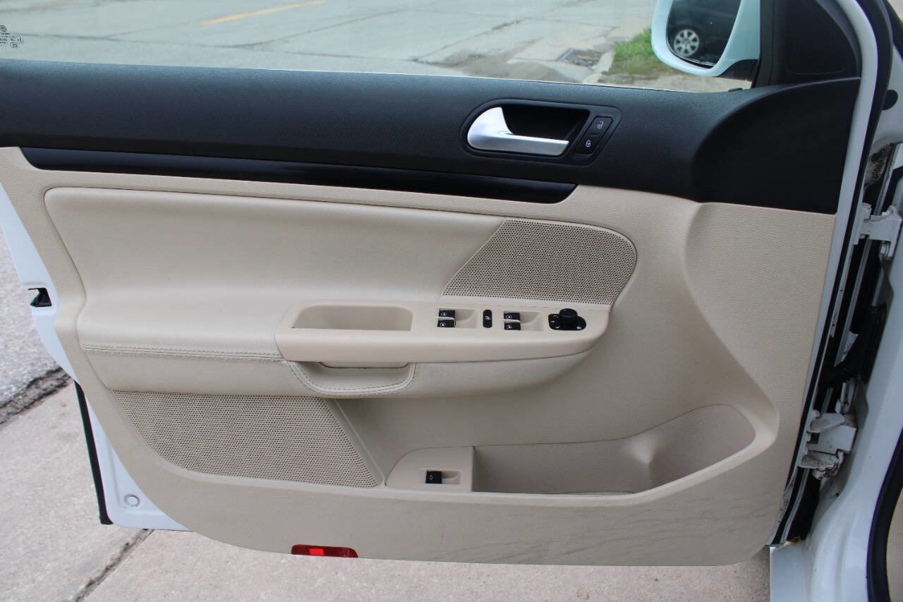 Used 2014 Volkswagen Jetta TDI image 11