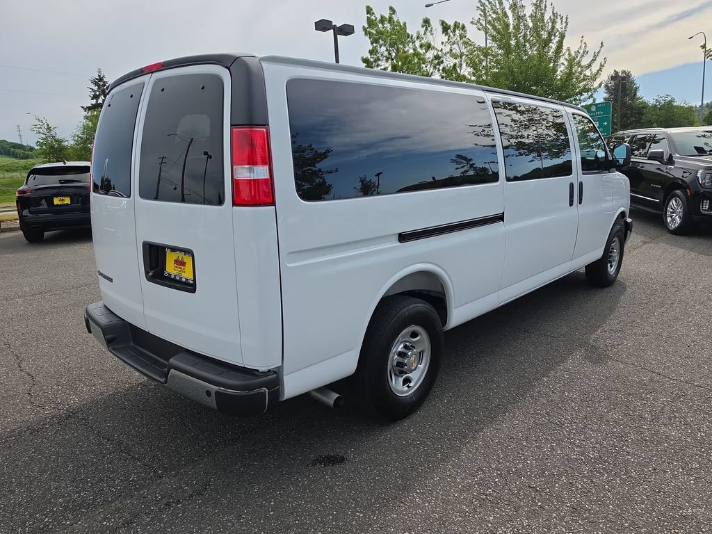 Certified 2025 Chevrolet Express 3500 LT w/ LT Preferred Equipment Group RWD image 6