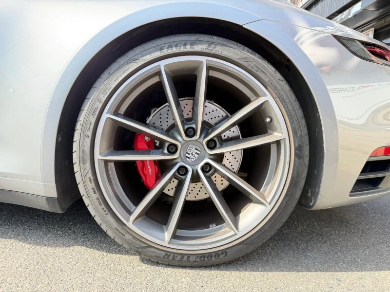 Used 2020 Porsche 911 Carrera S image 30