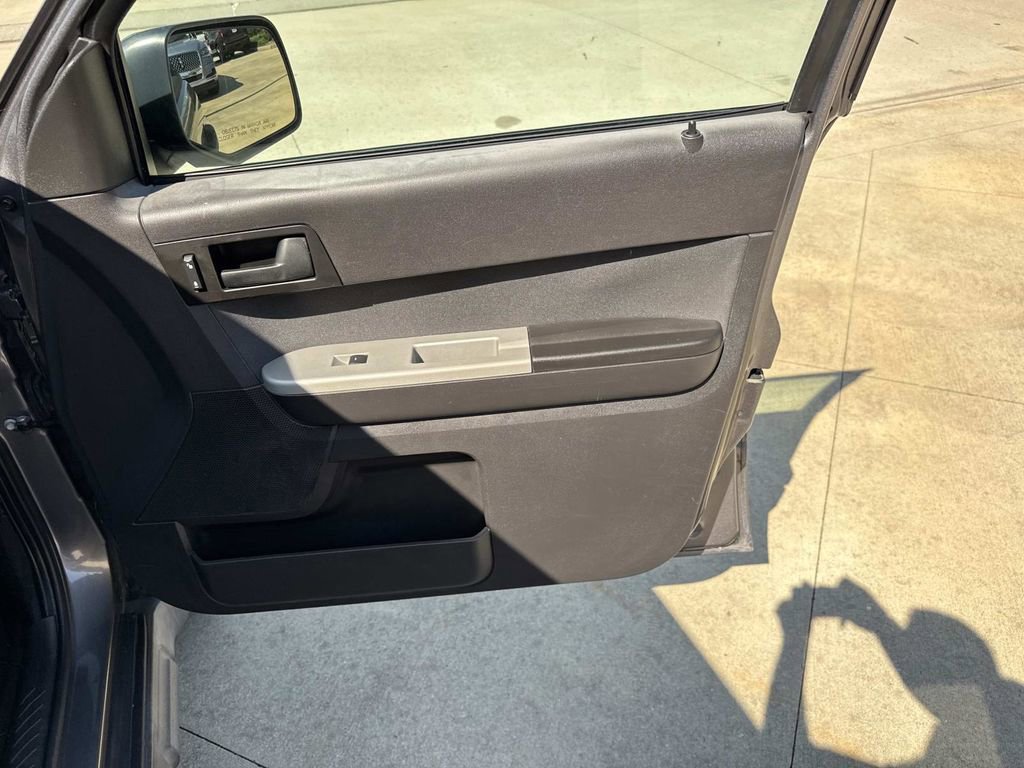 Used 2011 Ford Escape XLT image 14