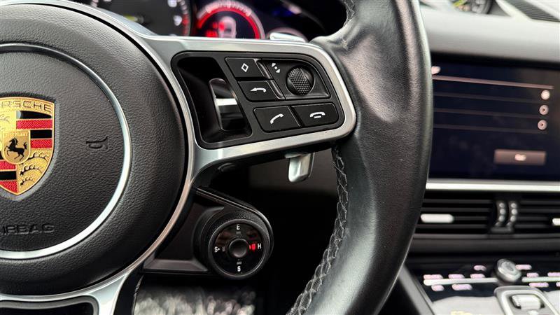 Used 2023 Porsche Cayenne w/ Premium Package image 25