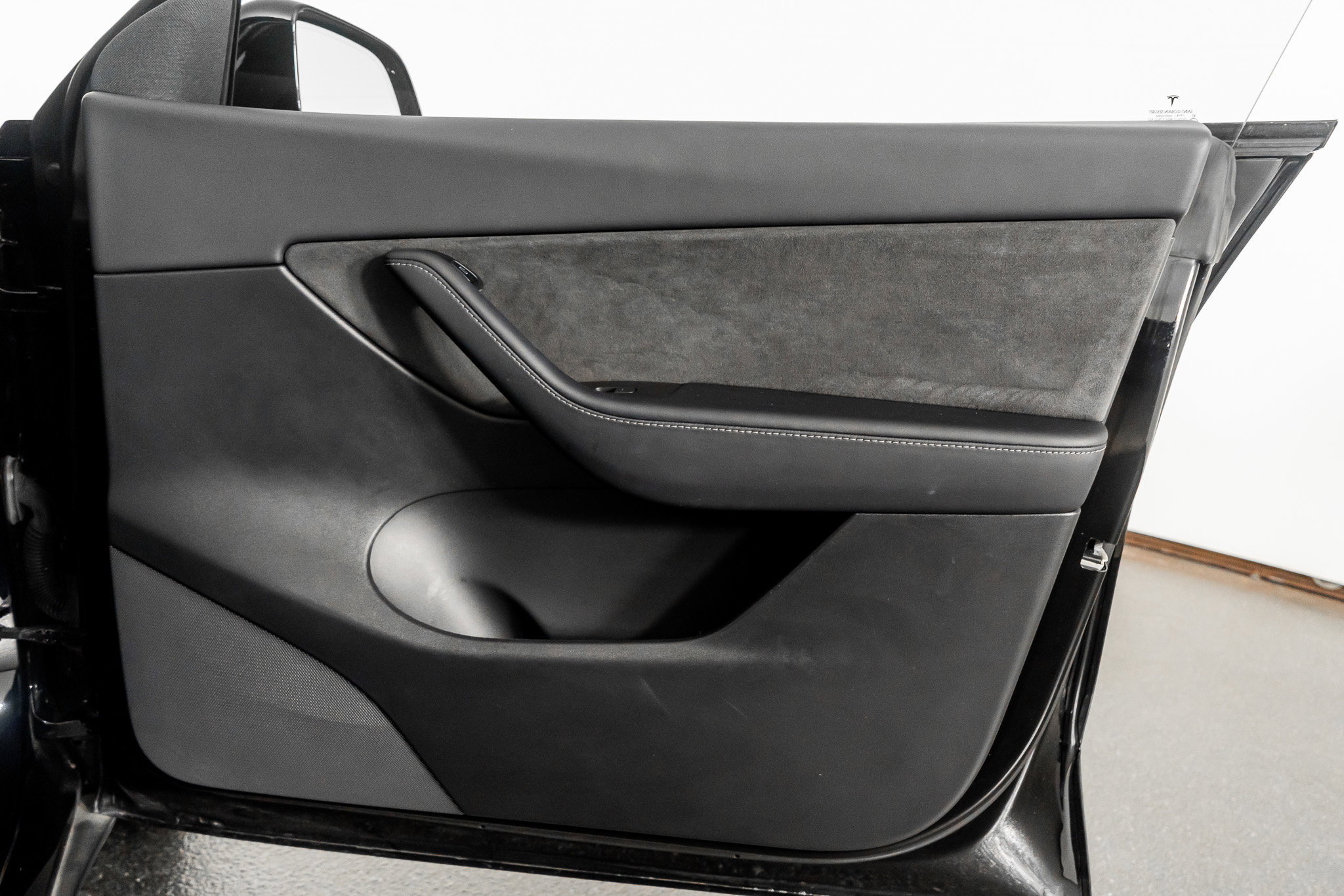 Used 2022 Tesla Model Y Long Range image 39