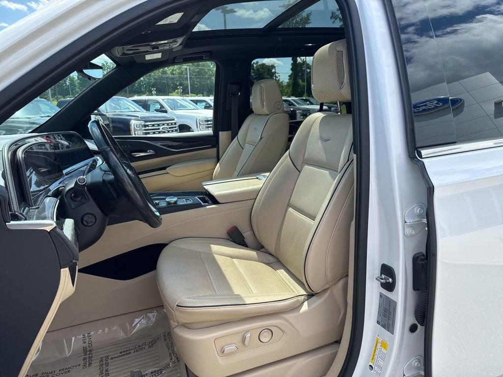 Used 2021 Cadillac Escalade Premium Luxury w/ Performance Package image 11