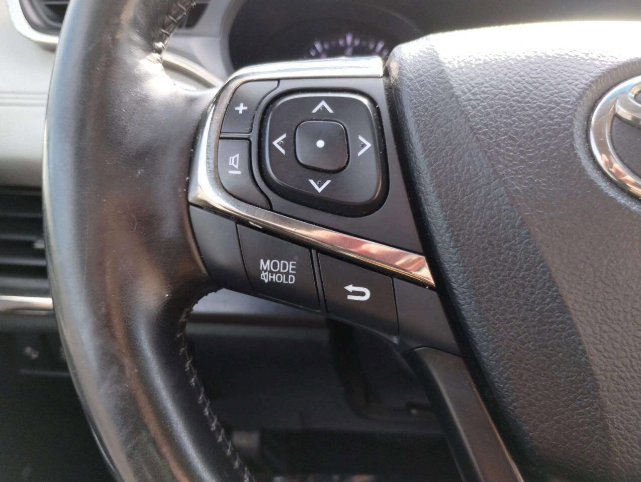 Used 2018 Toyota Avalon Limited w/ All Weather Liner Package image 24