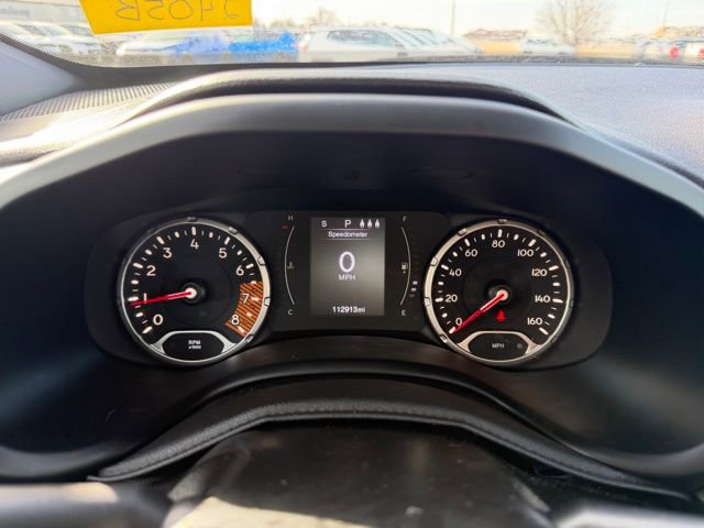 Used 2019 Jeep Renegade Latitude w/ Cold Weather Group image 16