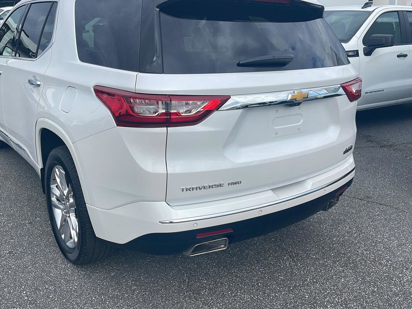 Used 2019 Chevrolet Traverse High Country w/ LPO, Floor Liner Package image 3
