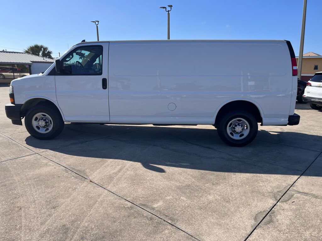 Used 2023 Chevrolet Express 2500 Extended image 6