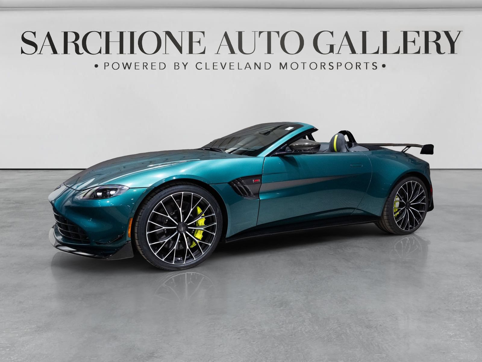 Used 2023 Aston Martin V8 Vantage Roadster RWD image 9