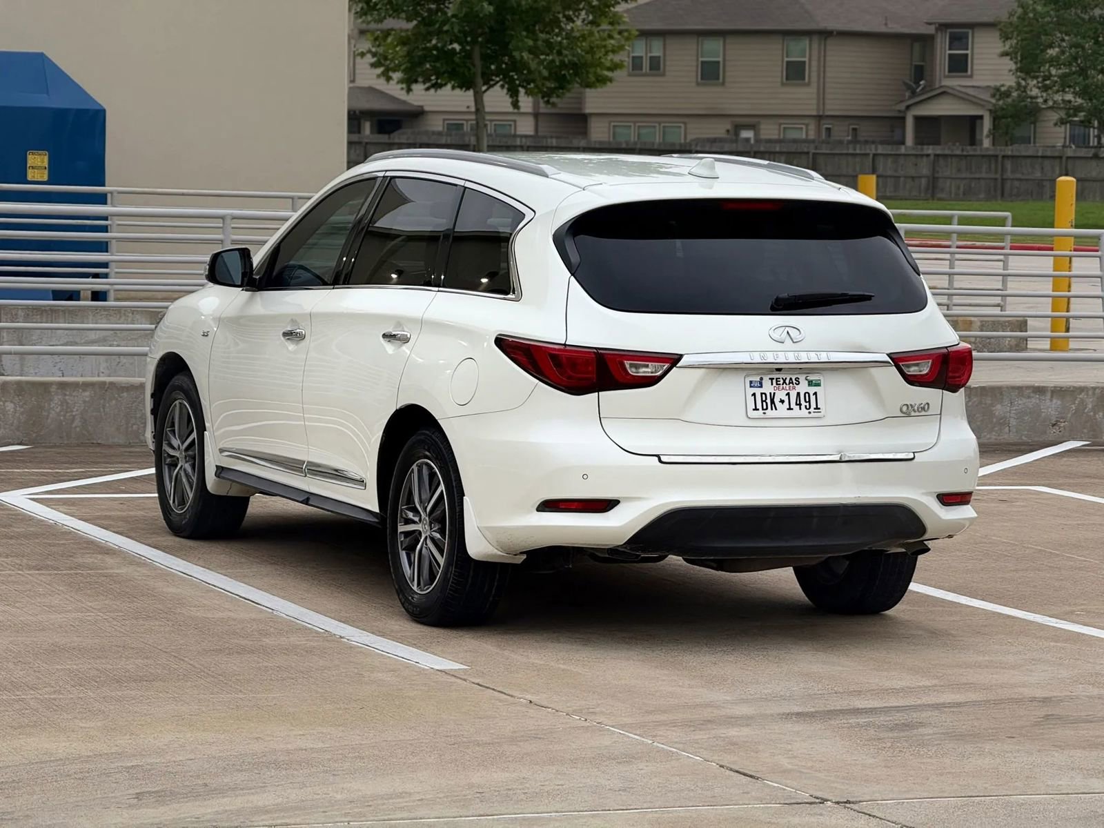 Used 2016 INFINITI QX60 FWD w/ Premium Plus Package image 5