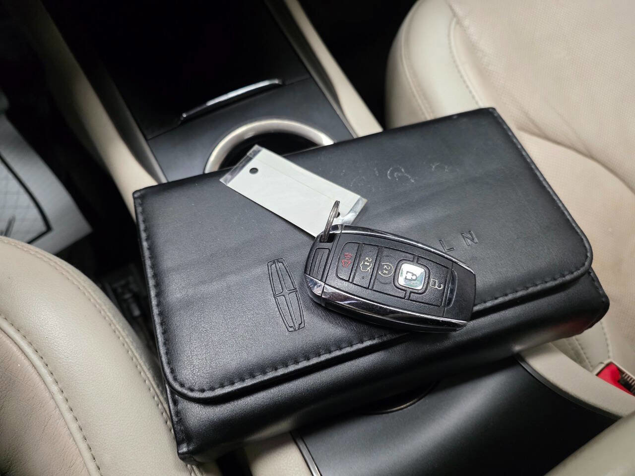 Used 2018 Lincoln MKC Reserve image 24