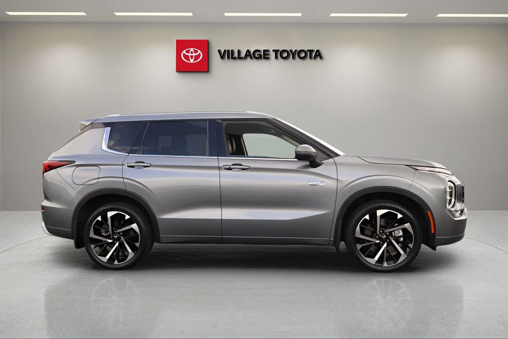 Used 2023 Mitsubishi Outlander SEL AWD/4WD image 6