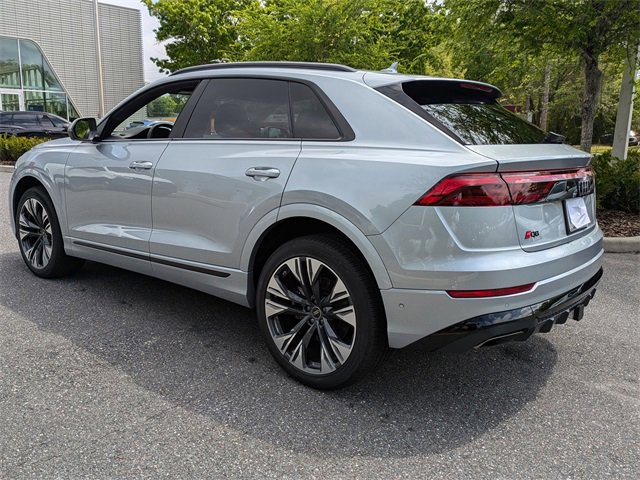 Used 2024 Audi Q8 Premium Plus image 11