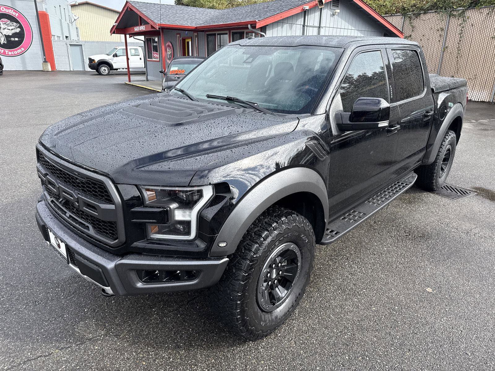 Used 2018 Ford F150 Raptor w/ Equipment Group 802A Luxury image 2