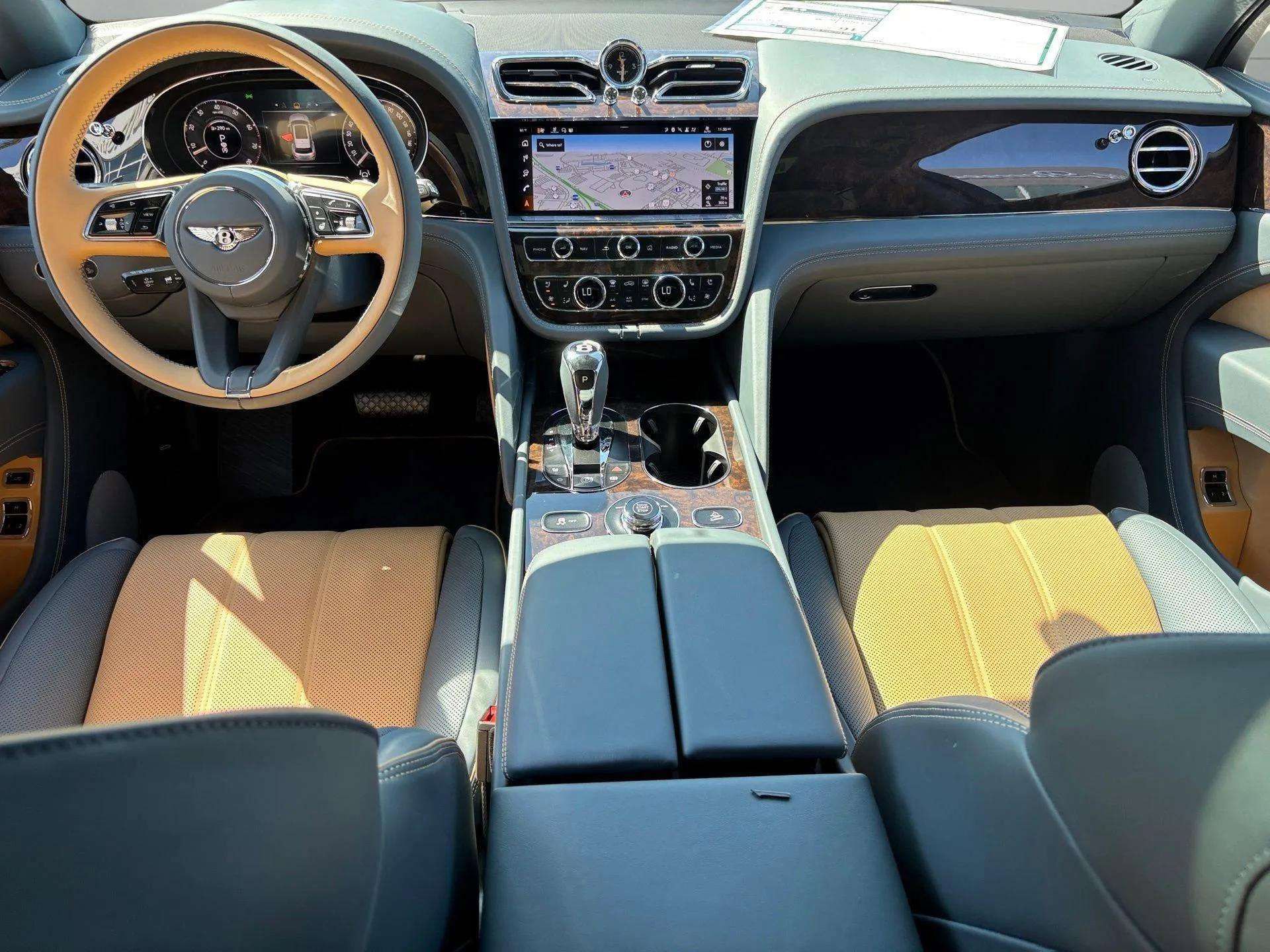 New 2025 Bentley Bentayga Extended Wheelbase image 4