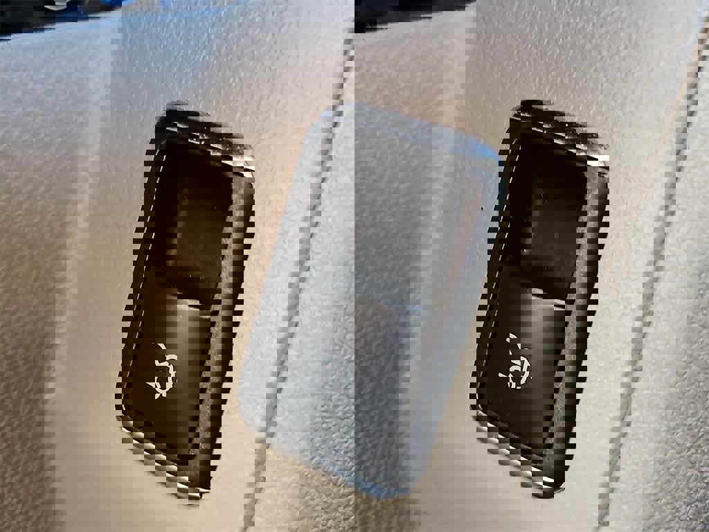 Used 2011 Mercedes-Benz GLK 350 2WD image 23